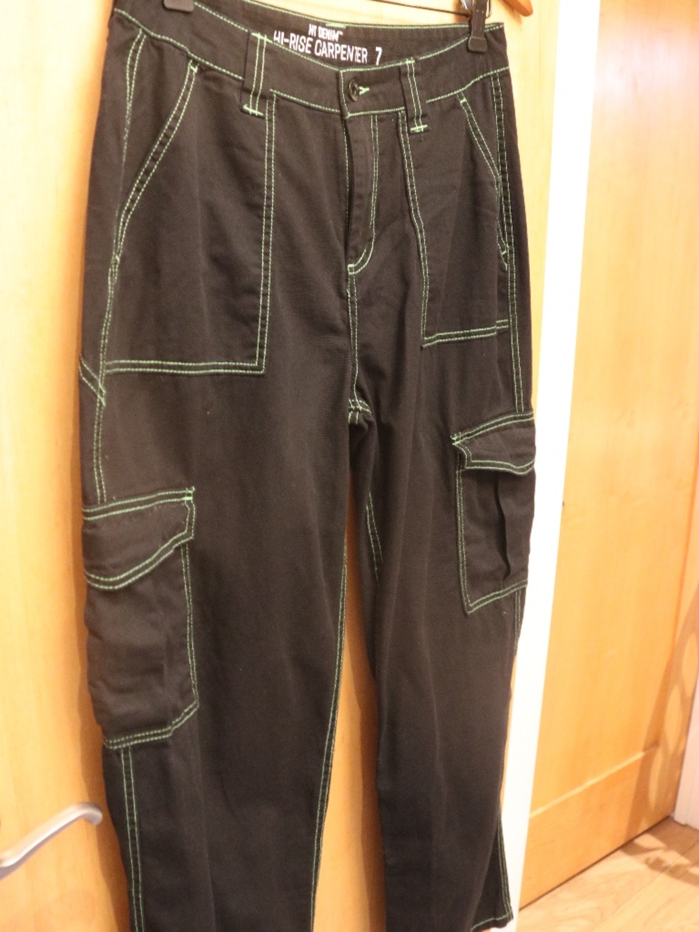 Hot Topic Denim Black & Green Stitch Hi-Rise Carpenter Pants, Juniors Size 7 - Picture 5 of 7
